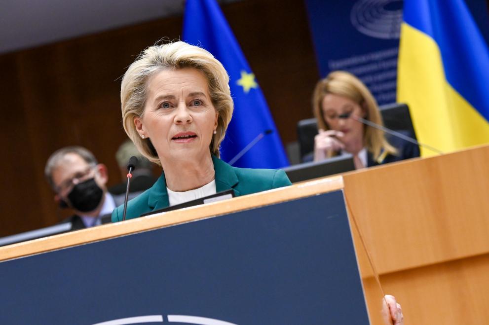 Participation of Ursula von der Leyen, President of the European Commission, in the extraordinary plenary session of the European Parliament