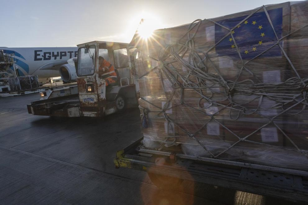 Visit of Janez Lenarčič, European Commissioner, to Ostende airport for the upload of an humanitarian cargo to Gaza