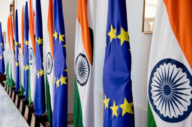 India EU flags