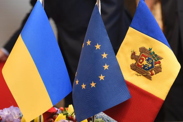 Bandiere Ucraina, UE, Moldova